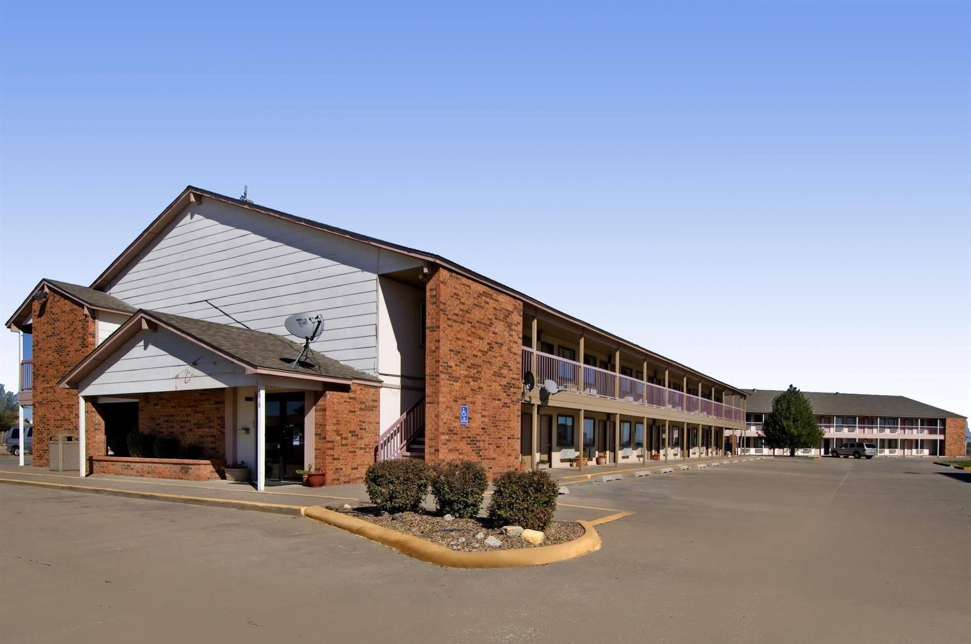 Americas Best Value Inn - Garden City Bagian luar foto