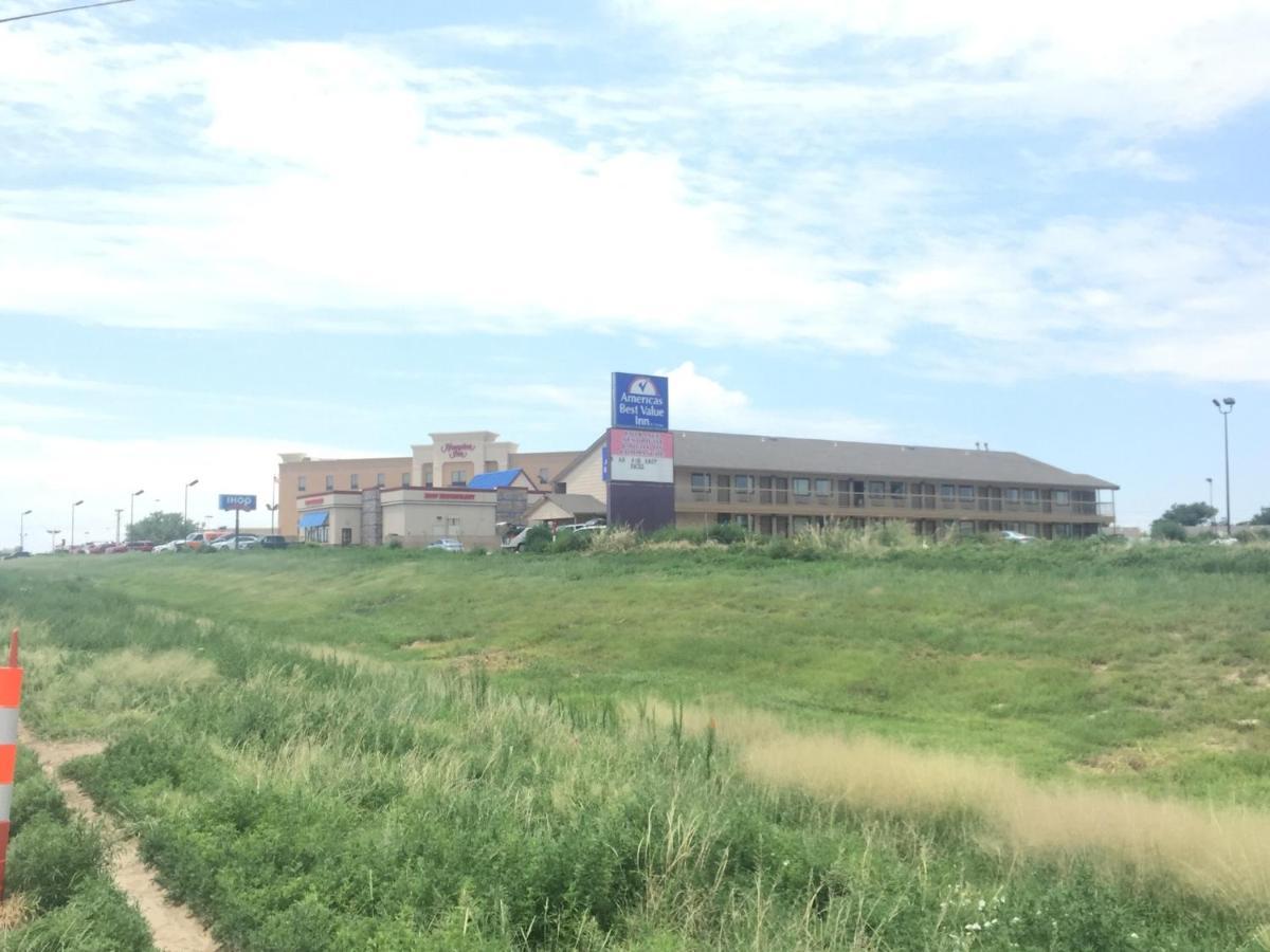Americas Best Value Inn - Garden City Bagian luar foto