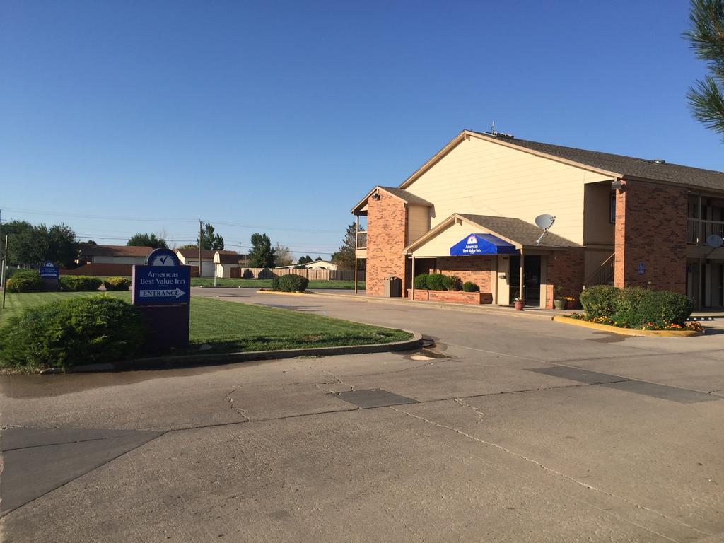 Americas Best Value Inn - Garden City Bagian luar foto