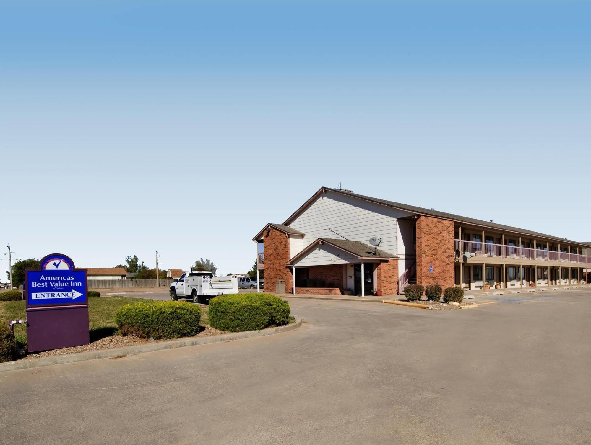 Americas Best Value Inn - Garden City Bagian luar foto