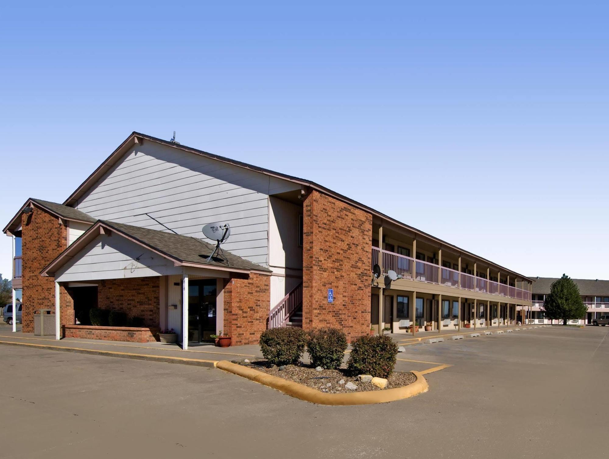 Americas Best Value Inn - Garden City Bagian luar foto