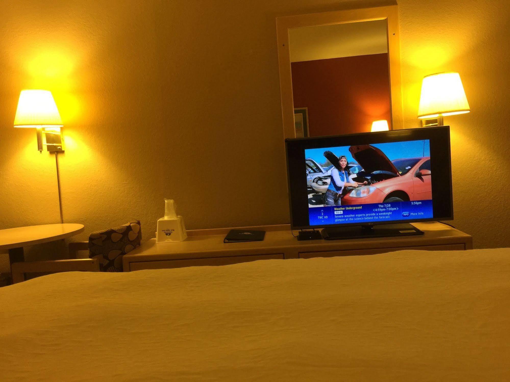 Americas Best Value Inn - Garden City Bagian luar foto