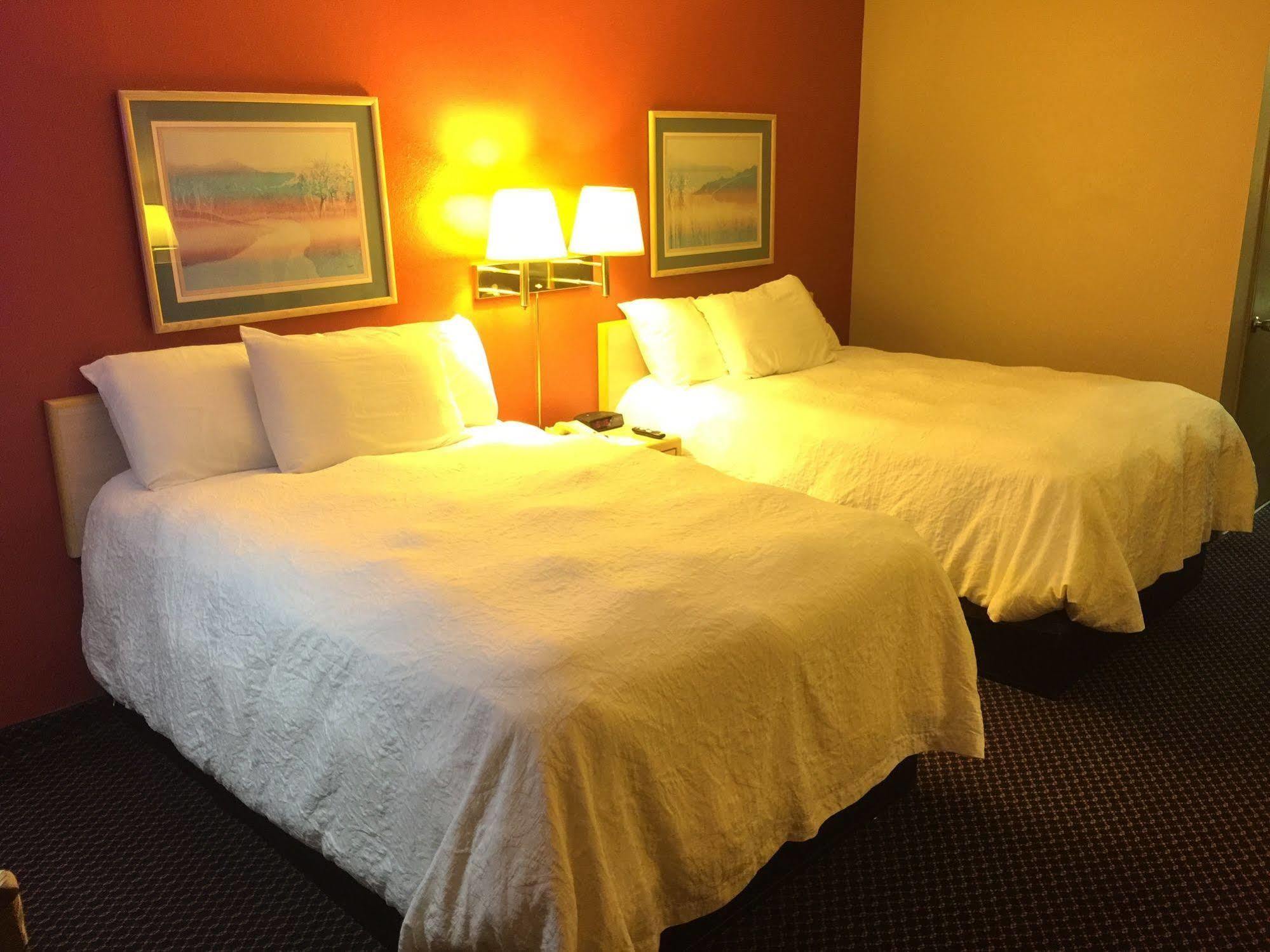Americas Best Value Inn - Garden City Bagian luar foto
