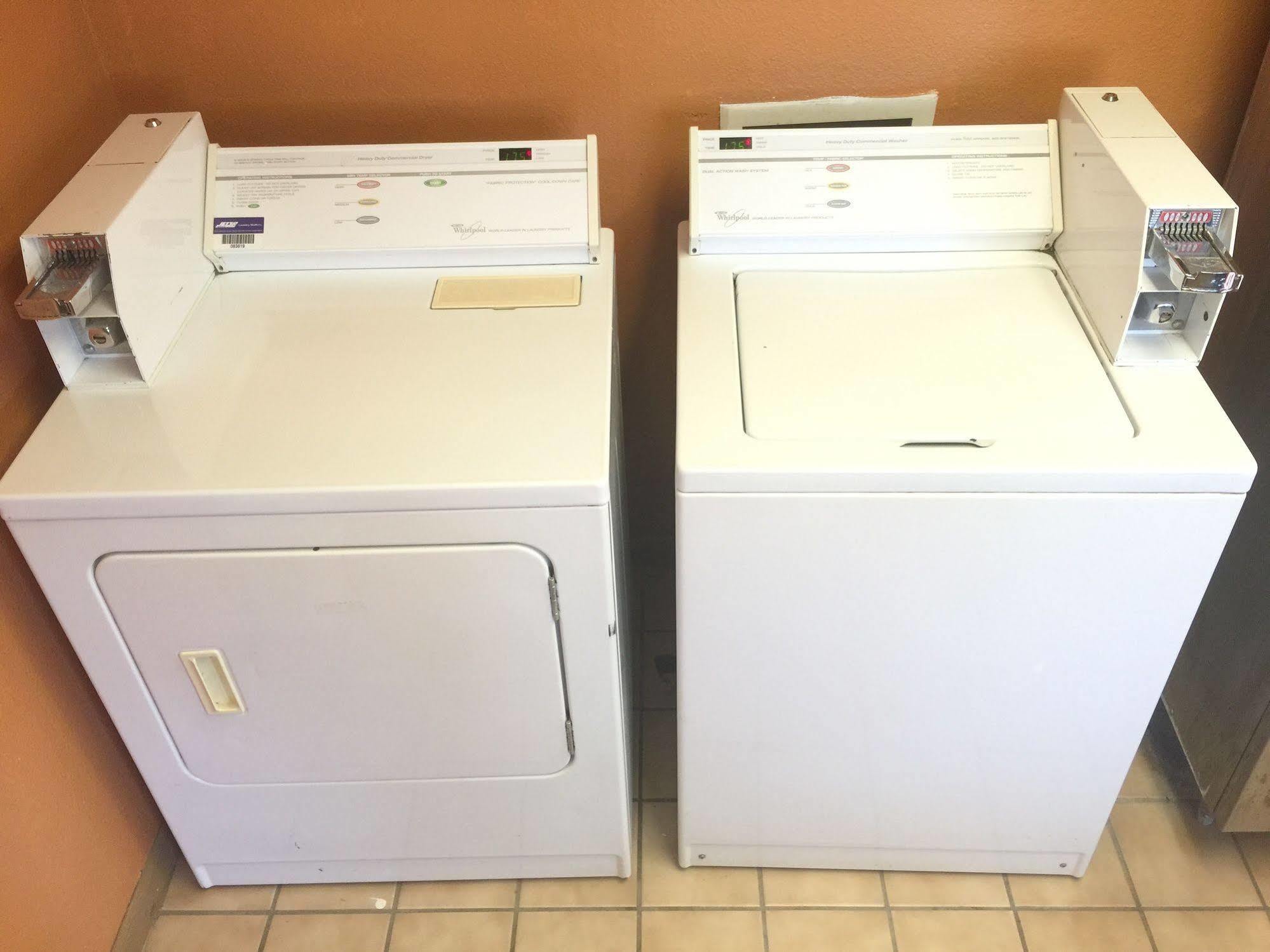 Americas Best Value Inn - Garden City Bagian luar foto